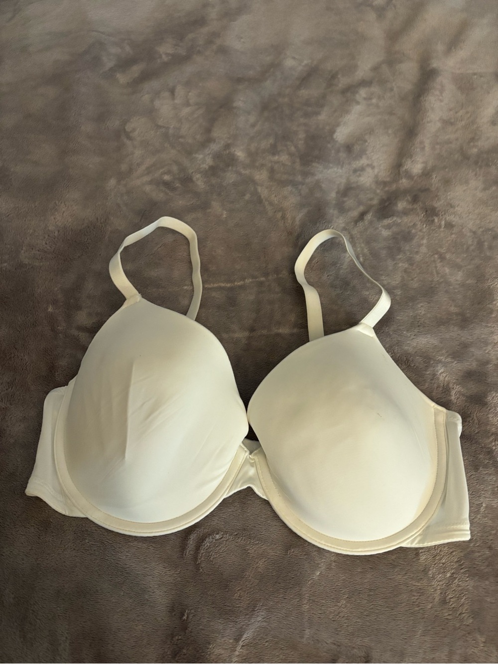 White underwire bra size 34DD never worn